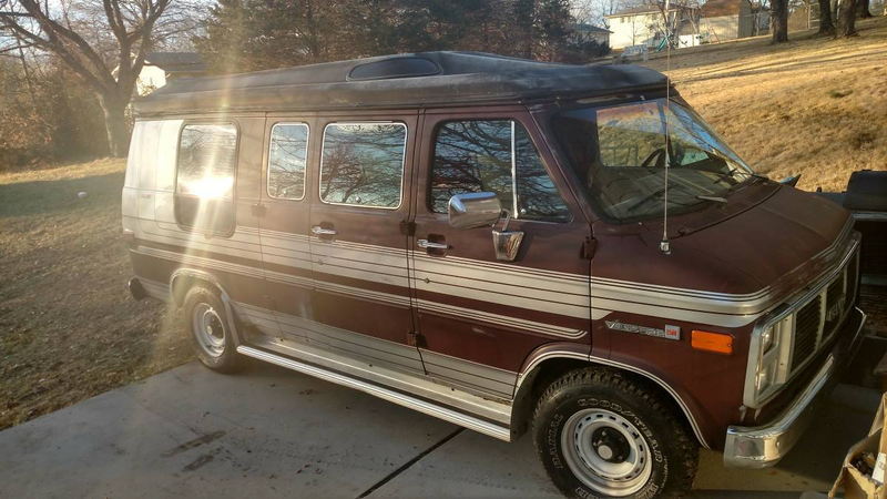 Illustration for article titled Interesting way to sell a van
